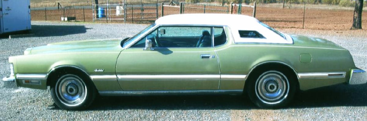 Official public-assistance image of the green vehicle type investigators sought in the Asha Degree case.